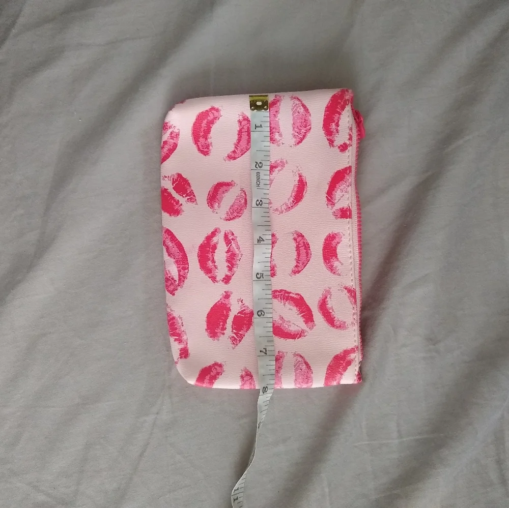 💙Ipsy‎ Pink Lips and Kisses Makeup Bag (3 for $20)
